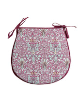 Load image into Gallery viewer, William Morris - Snakehead Wine 100% Cotton D-Shaped Seat Pads For Garden, Patio, Kitchen, Dining